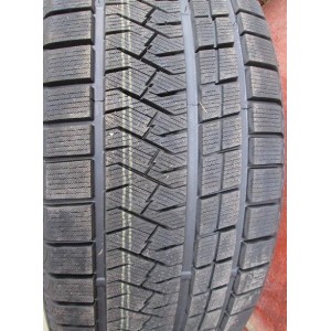 Triangle PL02 265/40R20 104V